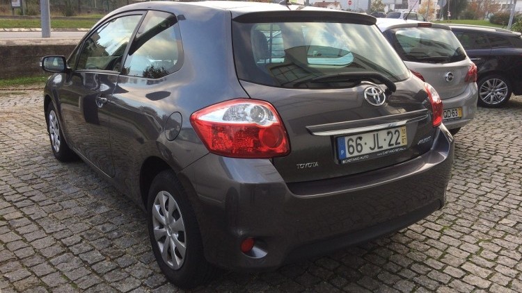 Toyota Auris 4-4D