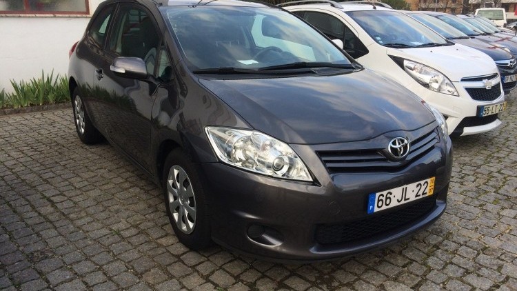 Toyota Auris 4-4D