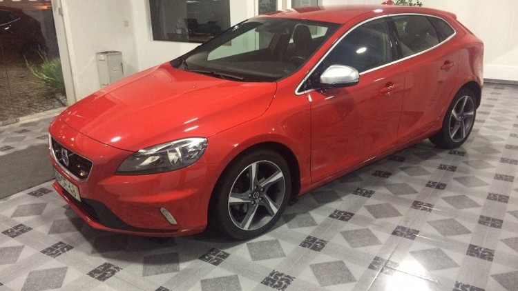 Volvo V40 D2 R-Design Momentum