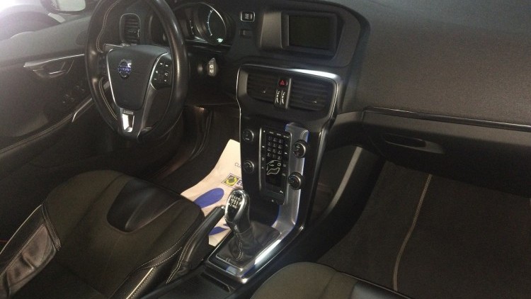 Volvo V40 D2 R-Design Momentum