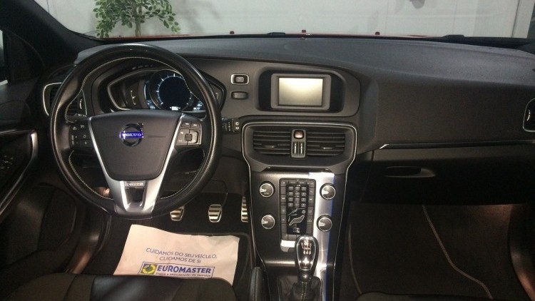 Volvo V40 D2 R-Design Momentum