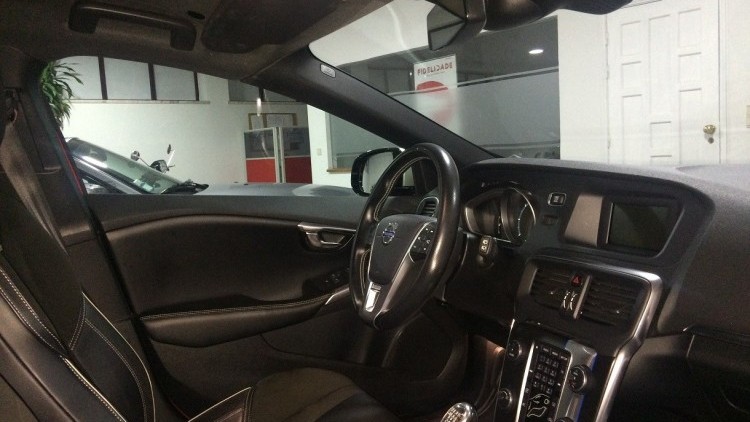 Volvo V40 D2 R-Design Momentum