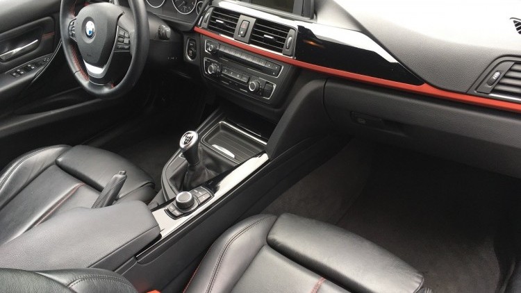 BMW S&eacute;rie 3 - 318 Touring Line Sport