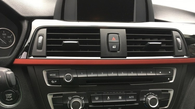 BMW S&eacute;rie 3 - 318 Touring Line Sport