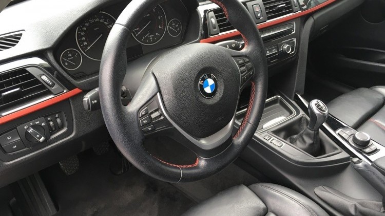 BMW S&eacute;rie 3 - 318 Touring Line Sport