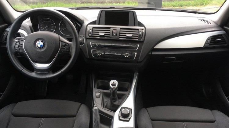 BMW S&eacute;rie 1 - 116 2.0 Line Sport