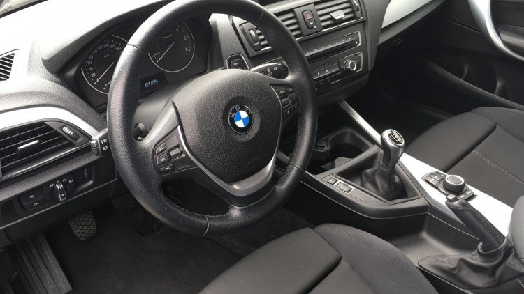 BMW S&eacute;rie 1 - 116 2.0 Line Sport