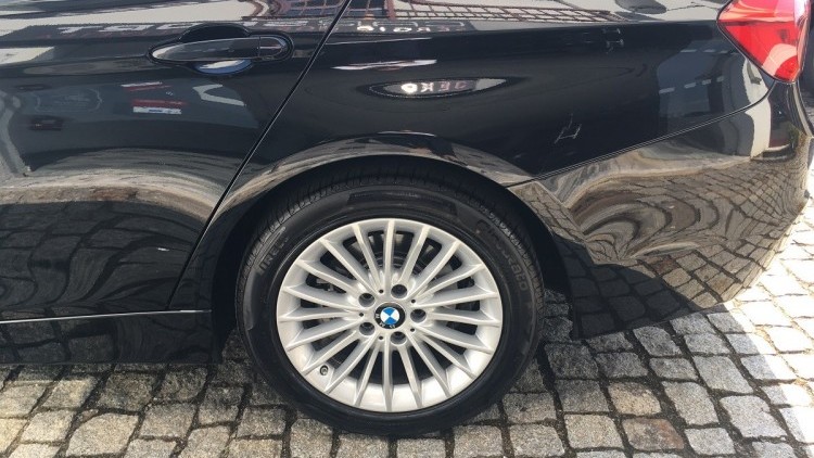BMW S&eacute;rie 3 - 320 320d Line Luxury AUTO 190CV
