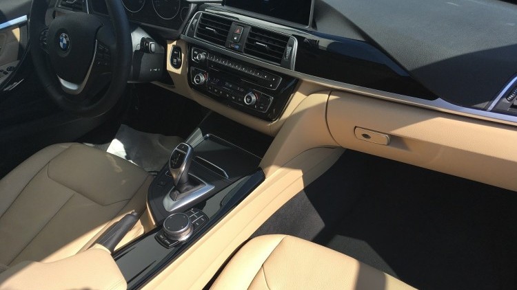 BMW S&eacute;rie 3 - 320 320d Line Luxury AUTO 190CV