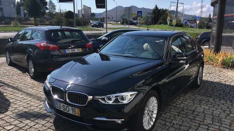 BMW S&eacute;rie 3 - 320 320d Line Luxury AUTO 190CV