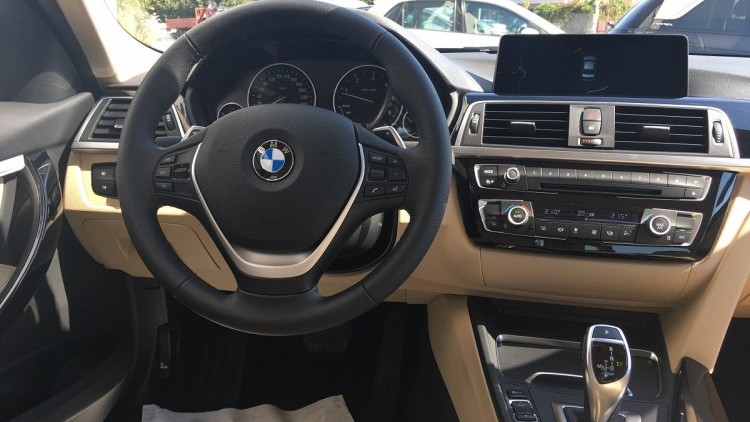 BMW S&eacute;rie 3 - 320 320d Line Luxury AUTO 190CV