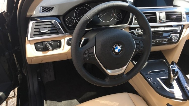 BMW S&eacute;rie 3 - 320 320d Line Luxury AUTO 190CV