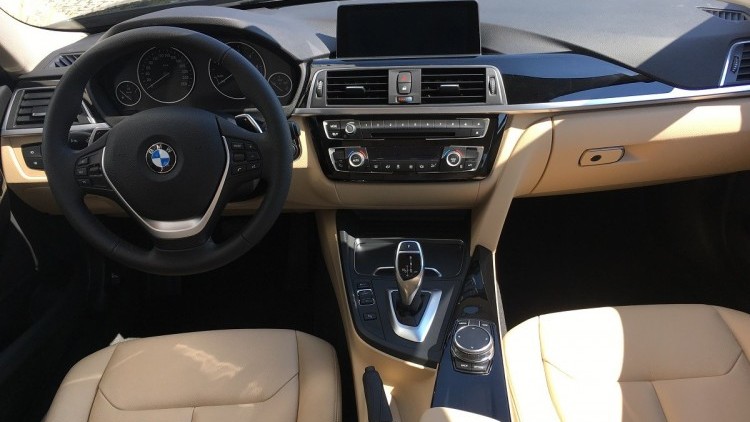 BMW S&eacute;rie 3 - 320 320d Line Luxury AUTO 190CV