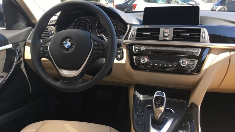 BMW S&eacute;rie 3 - 320 320d Line Luxury AUTO 190CV