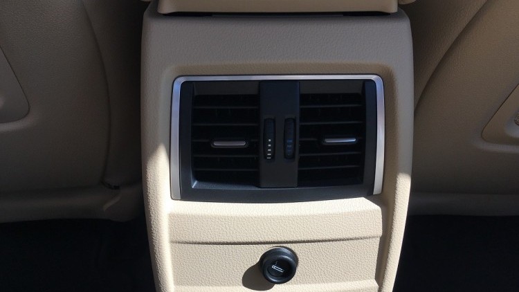 BMW S&eacute;rie 3 - 320 320d Line Luxury AUTO 190CV