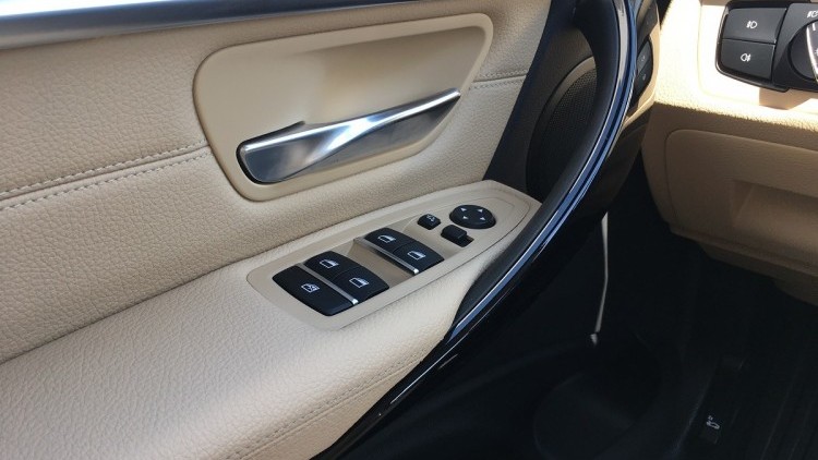 BMW S&eacute;rie 3 - 320 320d Line Luxury AUTO 190CV