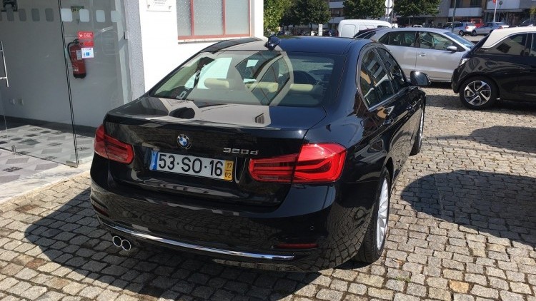 BMW S&eacute;rie 3 - 320 320d Line Luxury AUTO 190CV