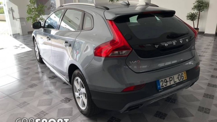 Volvo V40 Cross Country D2