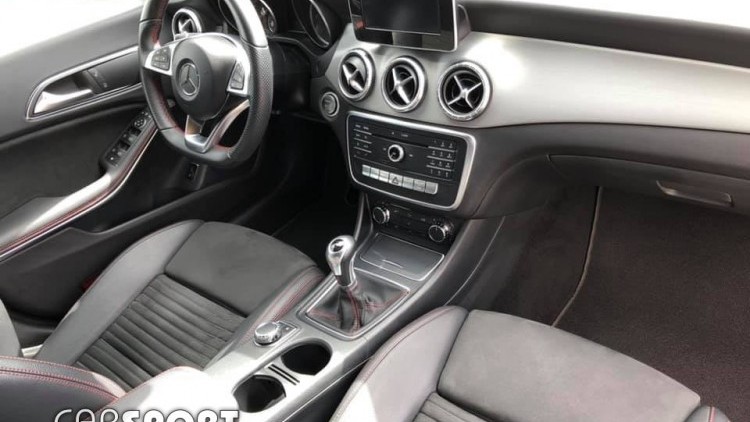 Mercedes-Benz Classe CLA 180 AMG