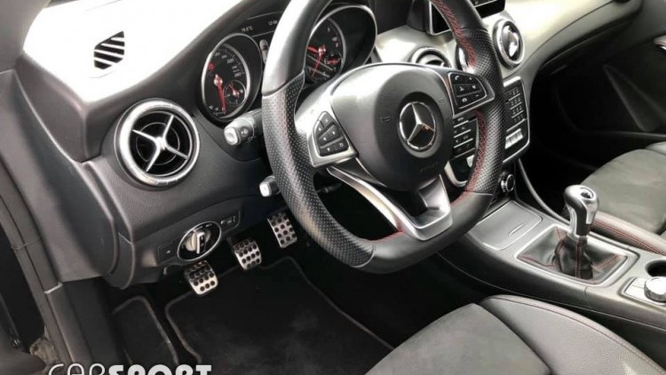 Mercedes-Benz Classe CLA 180 AMG