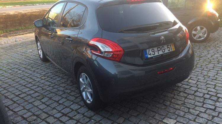 Peugeot 208 HDI ALURE