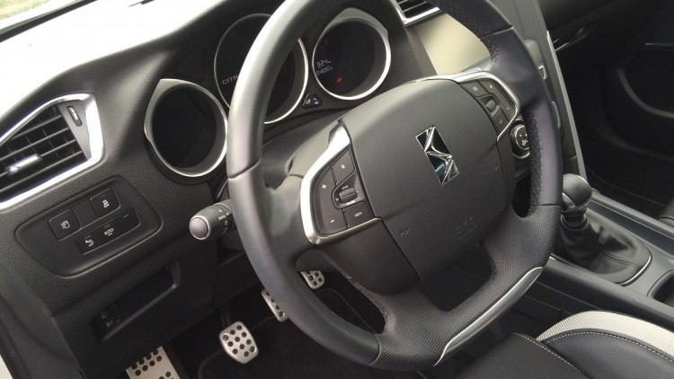 Citro&euml;n DS4 1.6 HDI 120CV SO CHIC