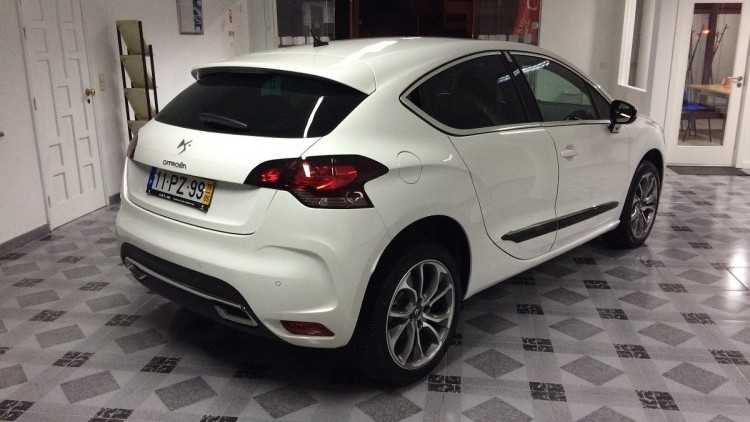 Citro&euml;n DS4 1.6 HDI 120CV SO CHIC