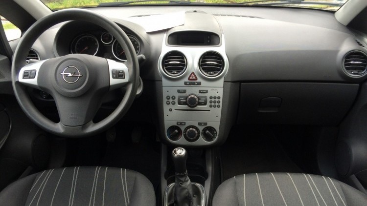 Opel Corsa 1.2 ENJOY